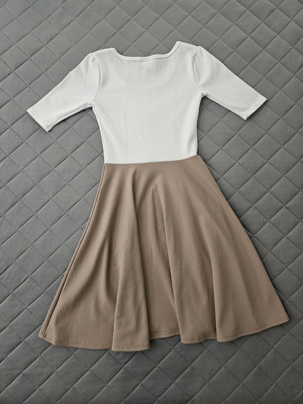 Lularoe White Beige Dress Size XS Casual Feminine Preppy Summer Colorblock - Picture 7 of 8